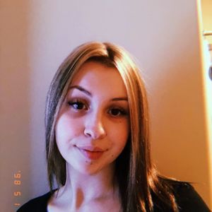 Meet your Posher, Chloe